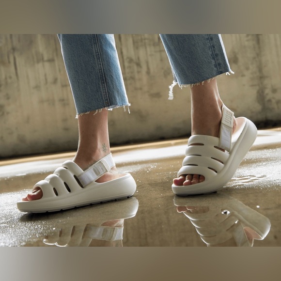 UGG Sport Yeah Slides - Picture 3 of 8